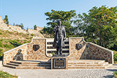 Фото Памятник Афанасию Никитину в Феодосии