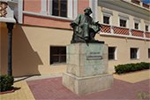 Фото Памятник И.К. Айвазовскому в Феодосии