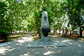 Фото Мемориальный комплекс «Аллея героев», памятник «Витязям морских глубин». в Феодосии