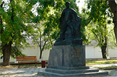 Фото Памятник Вите Коробкову в Феодосии